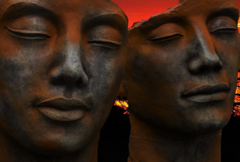 human faces sculpt Image by Lars Nissen from Pixabay  1024x690 - Quiénes somos